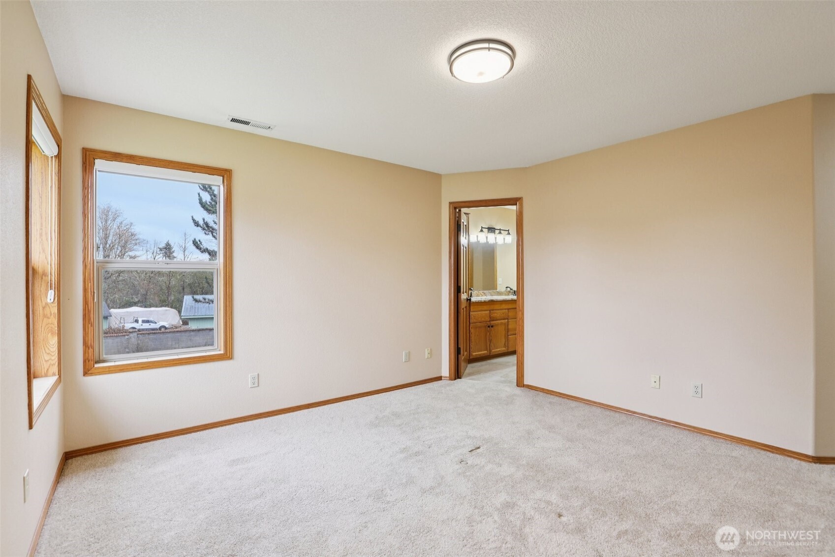 32303 Nw 18th Avenue Property Photo 29