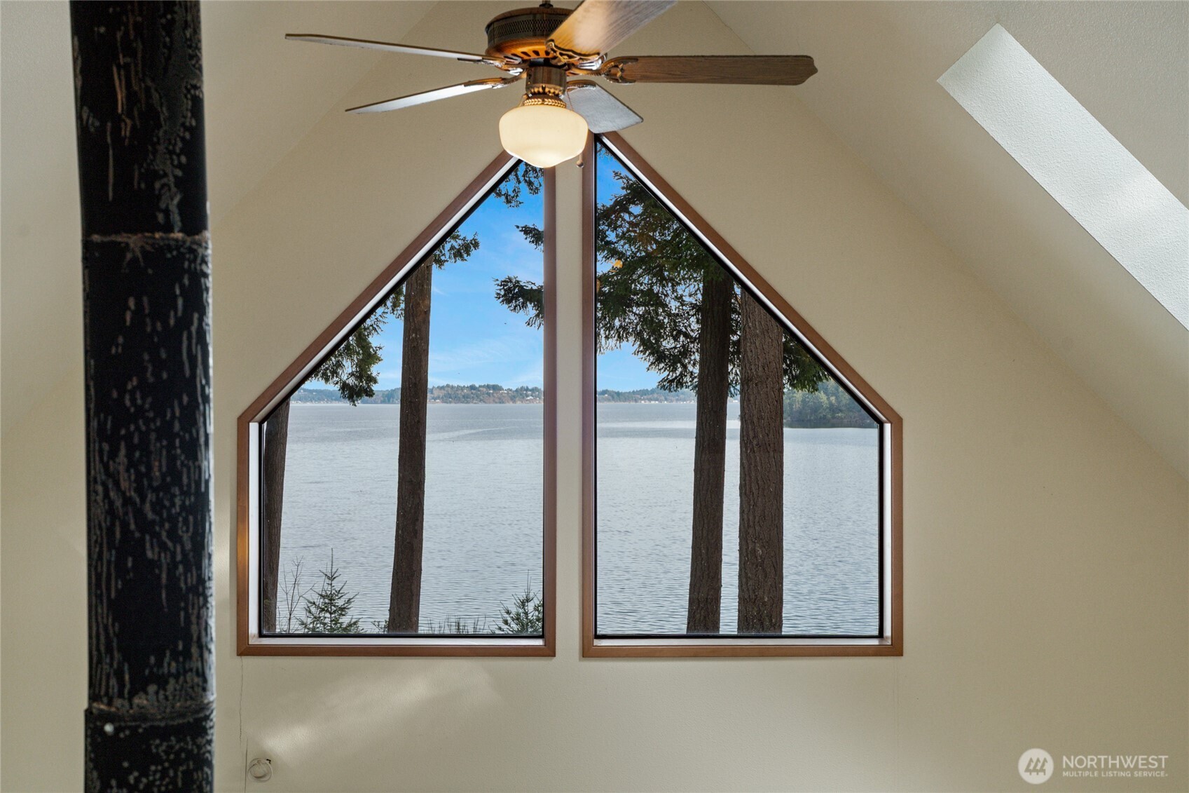 909 Lorenz Road Property Photo 16