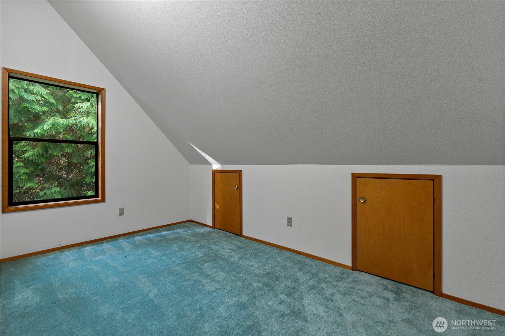 909 Lorenz Road Property Photo 18