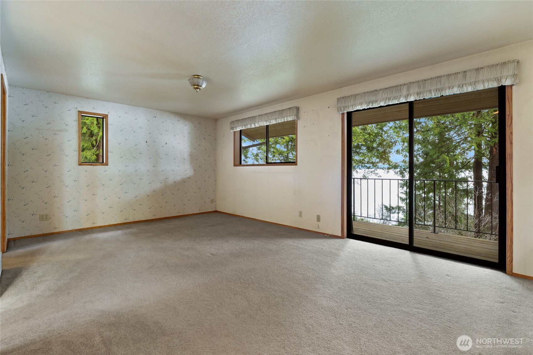 909 Lorenz Road Property Photo 30
