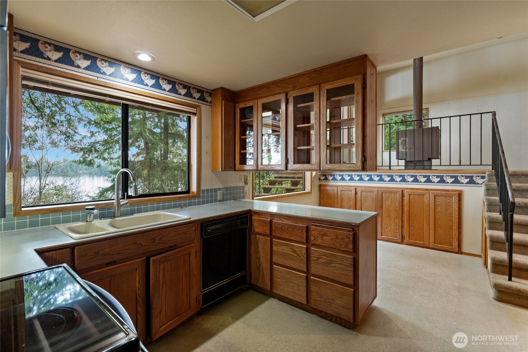 909 Lorenz Road Property Photo 31