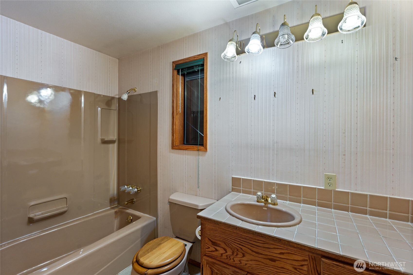 909 Lorenz Road Property Photo 33