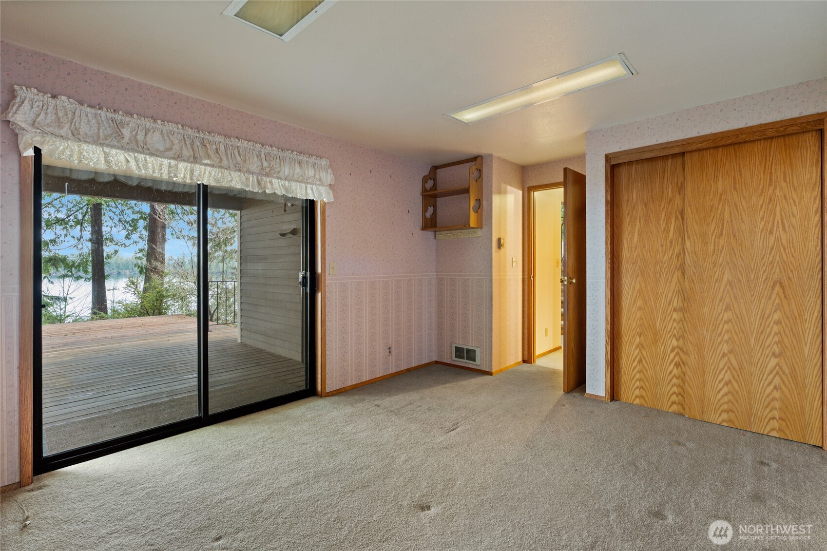 909 Lorenz Road Property Photo 35