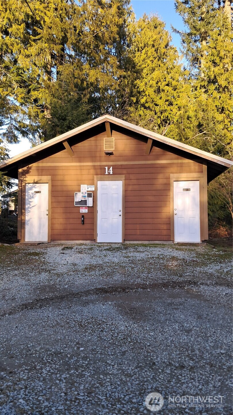 44953 Blacktail Loop Property Photo 4