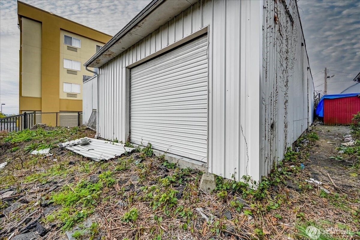 13720 Aurora Avenue Property Photo 26