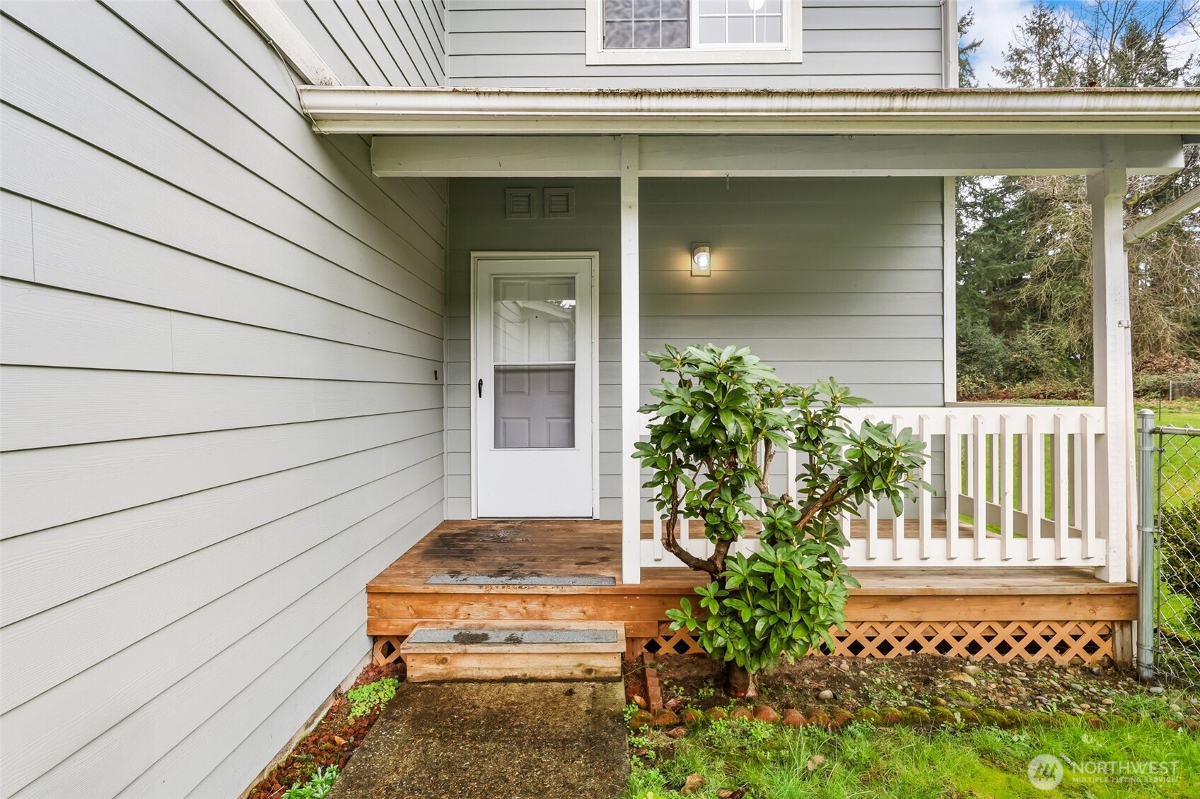 643 School Street Property Photo 14