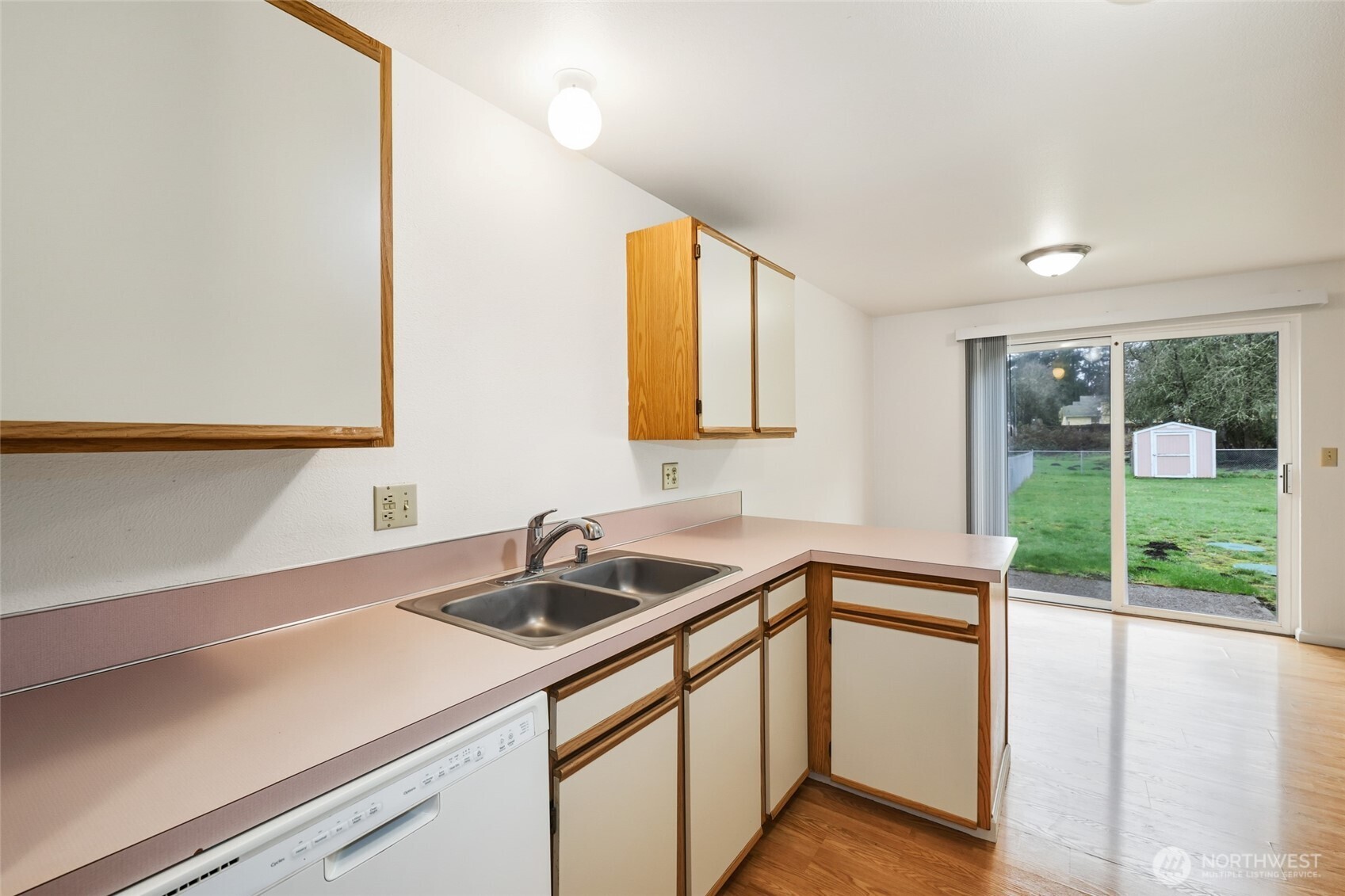 643 School Street Property Photo 20