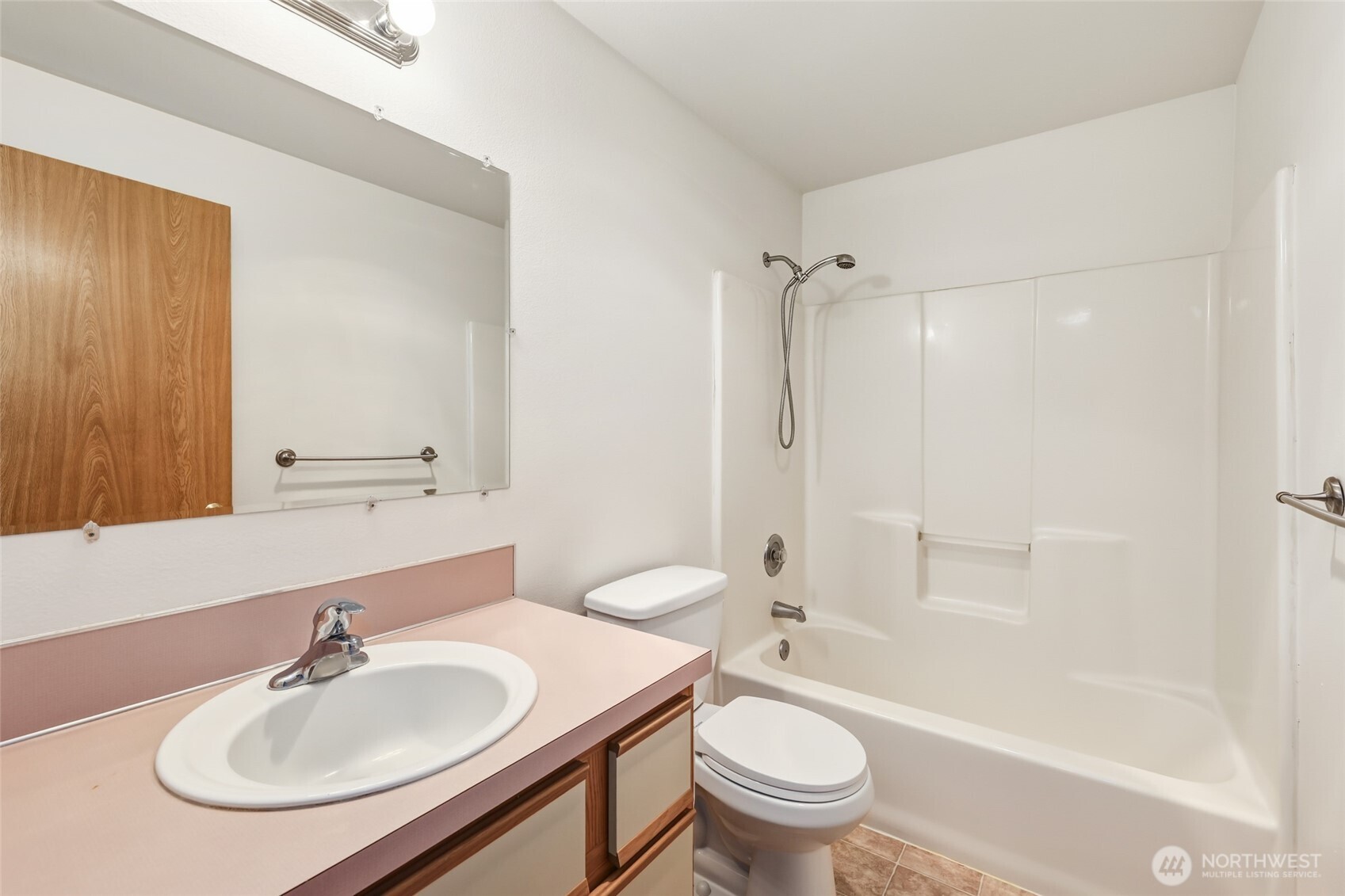 643 School Street Property Photo 29
