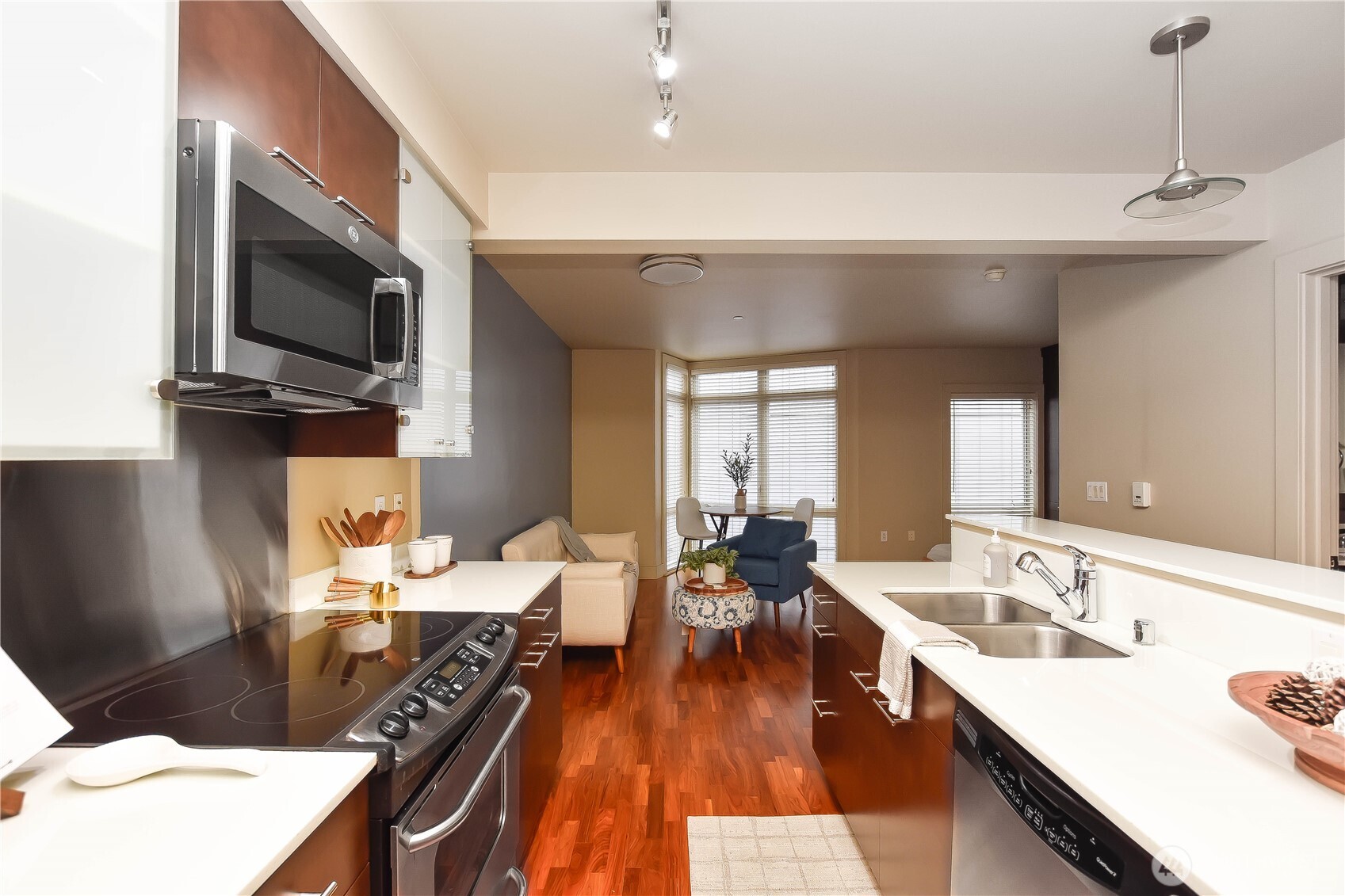 159 Denny Way 402 Property Photo 5