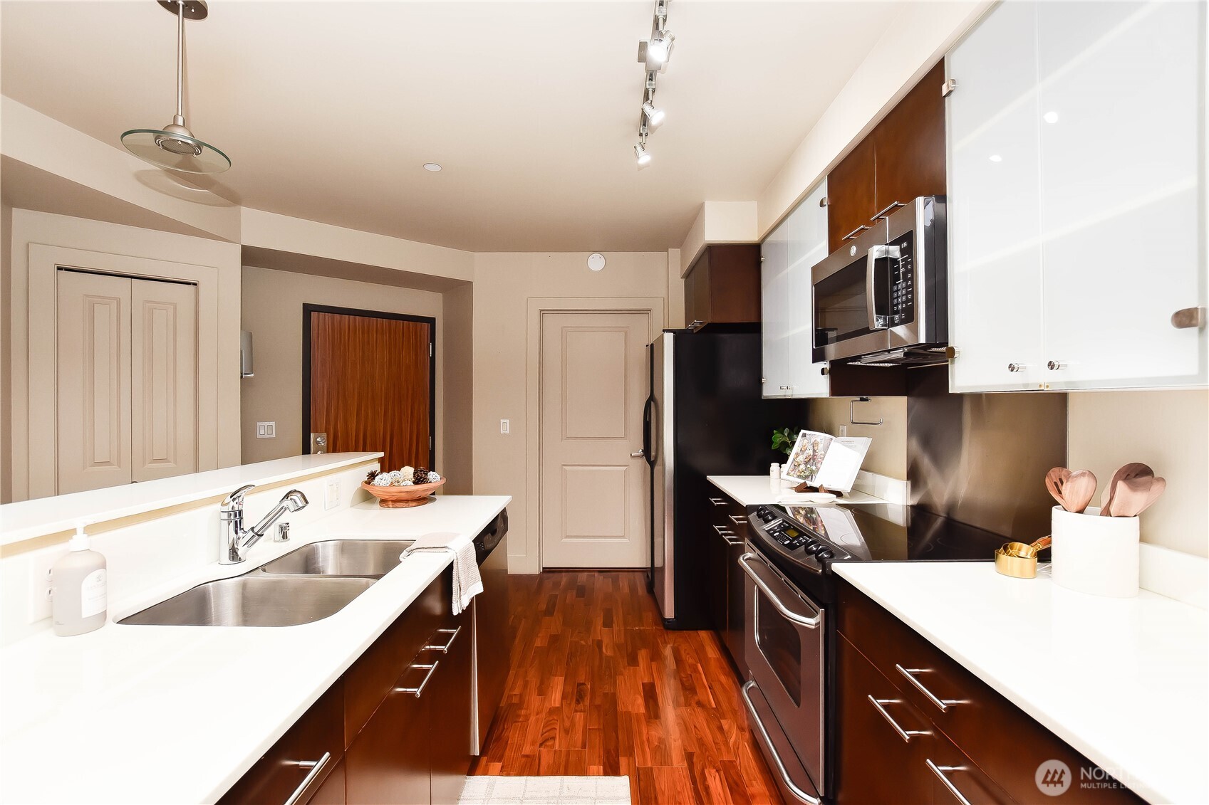 159 Denny Way 402 Property Photo 6