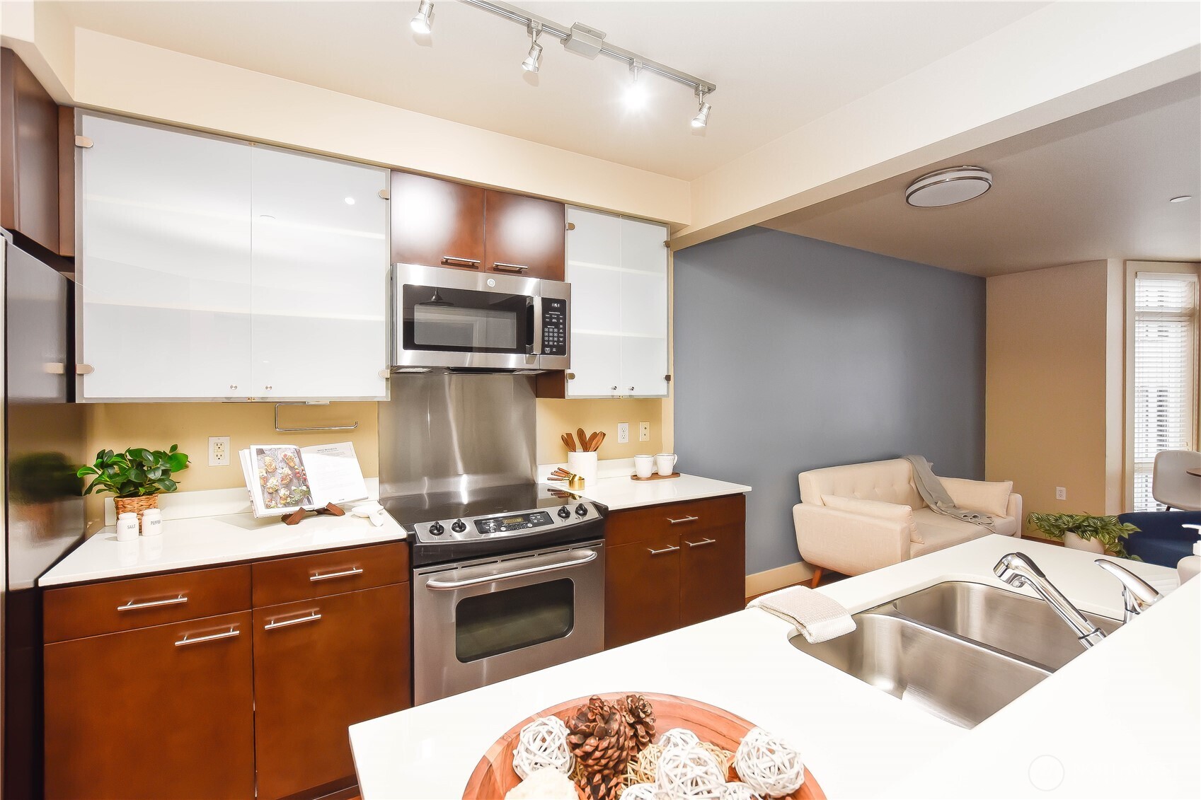 159 Denny Way 402 Property Photo 9