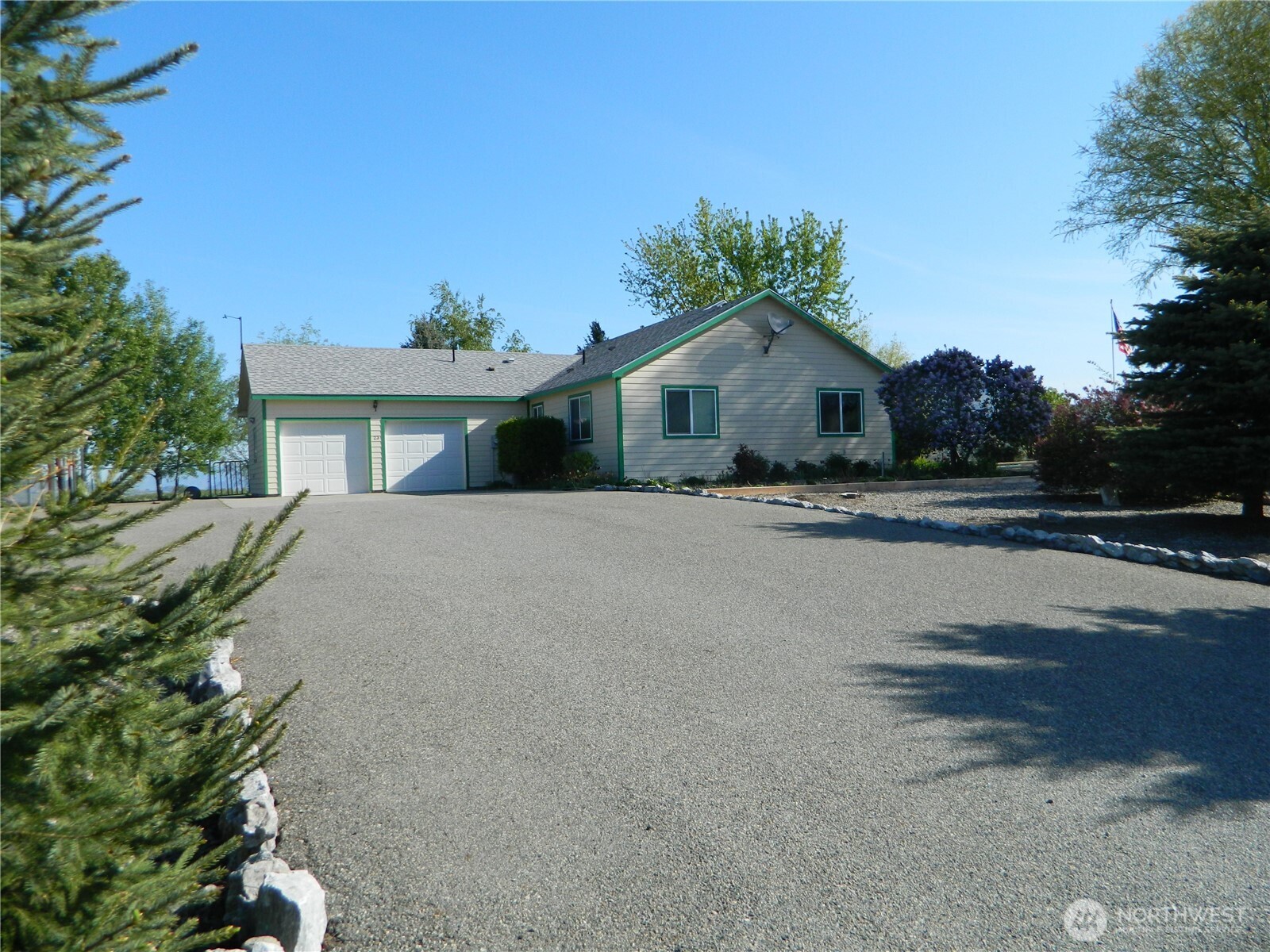 23 Valley View Drive Property Photo 2