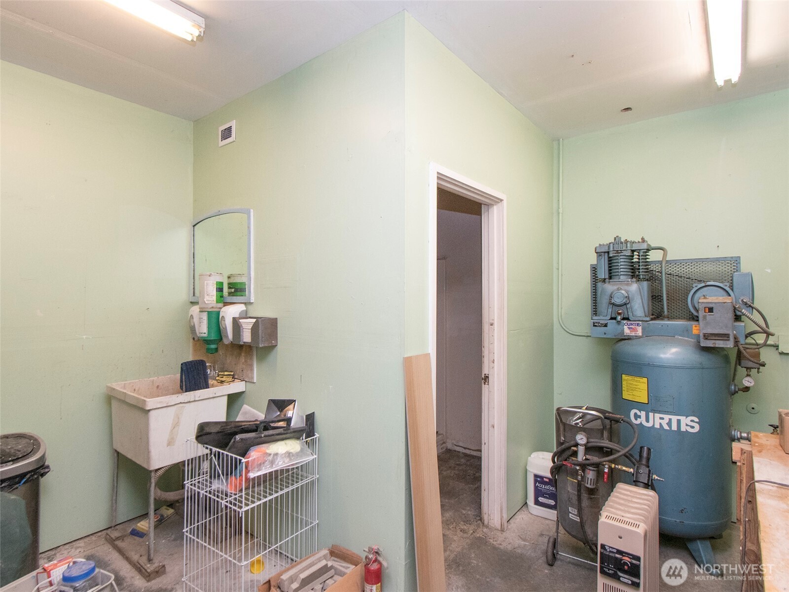 3368 E Highway 101 Property Photo 29