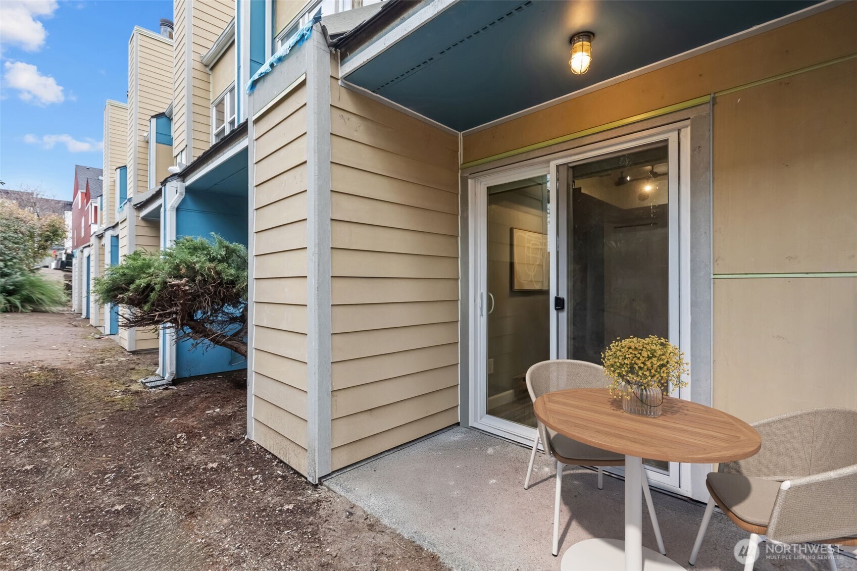 2001 E Yesler Way 46 Property Photo 17