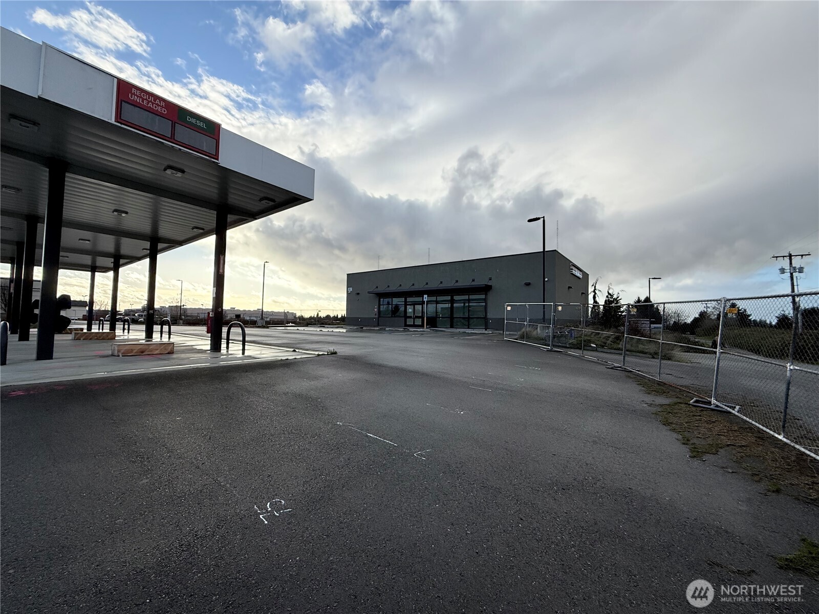 2021 Freeway Drive Property Photo 18