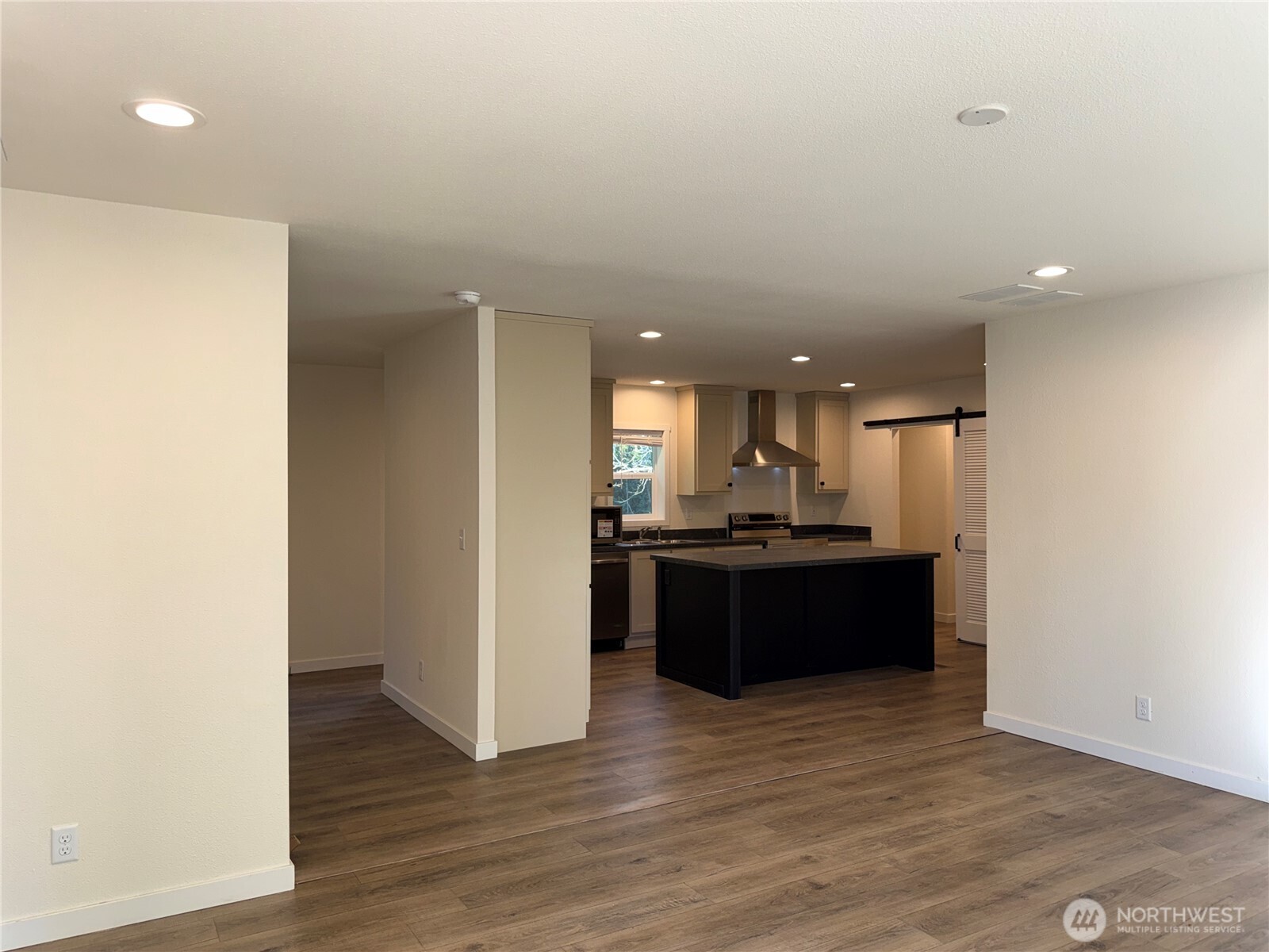 20405 Crane Place Property Photo 3