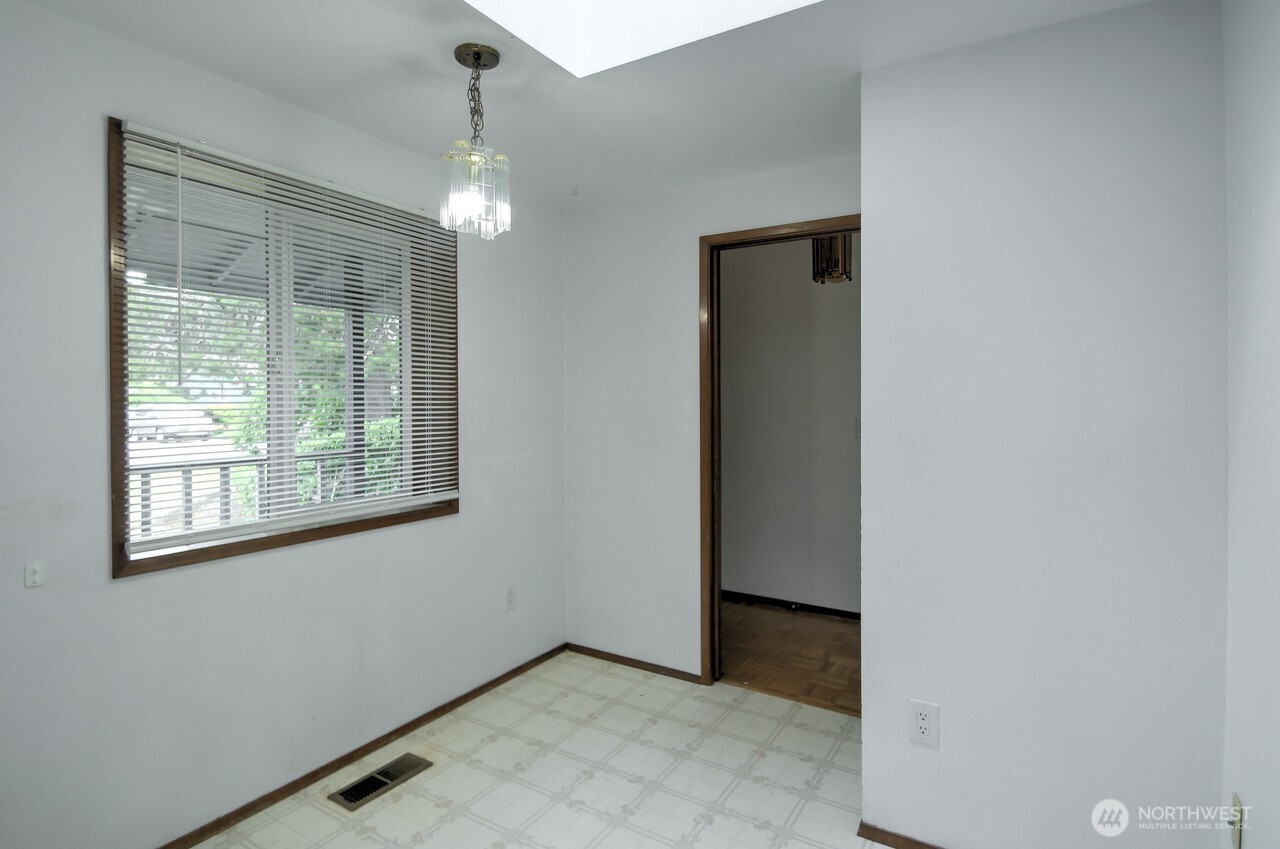 427 Sawmill Court Property Photo 3