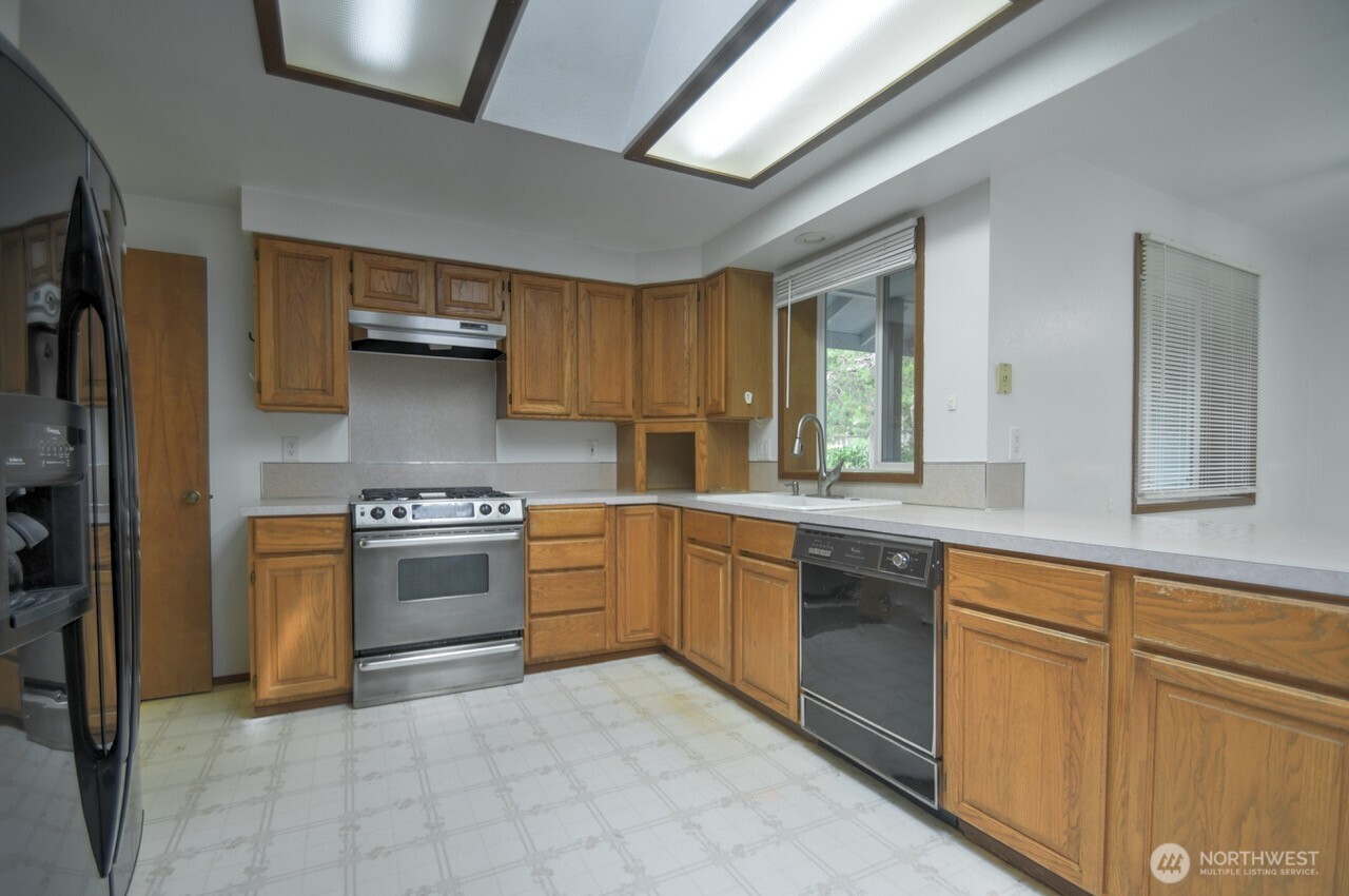 427 Sawmill Court Property Photo 6
