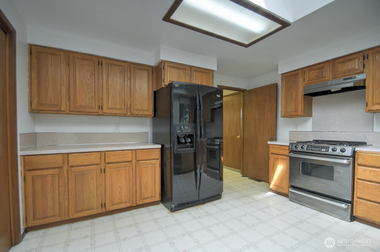 427 Sawmill Court Property Photo 7