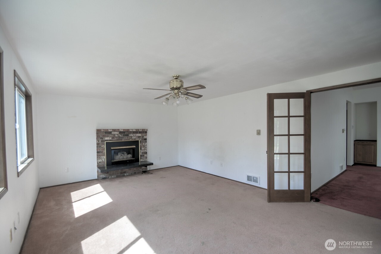 427 Sawmill Court Property Photo 11