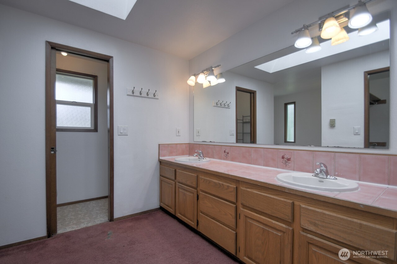 427 Sawmill Court Property Photo 17