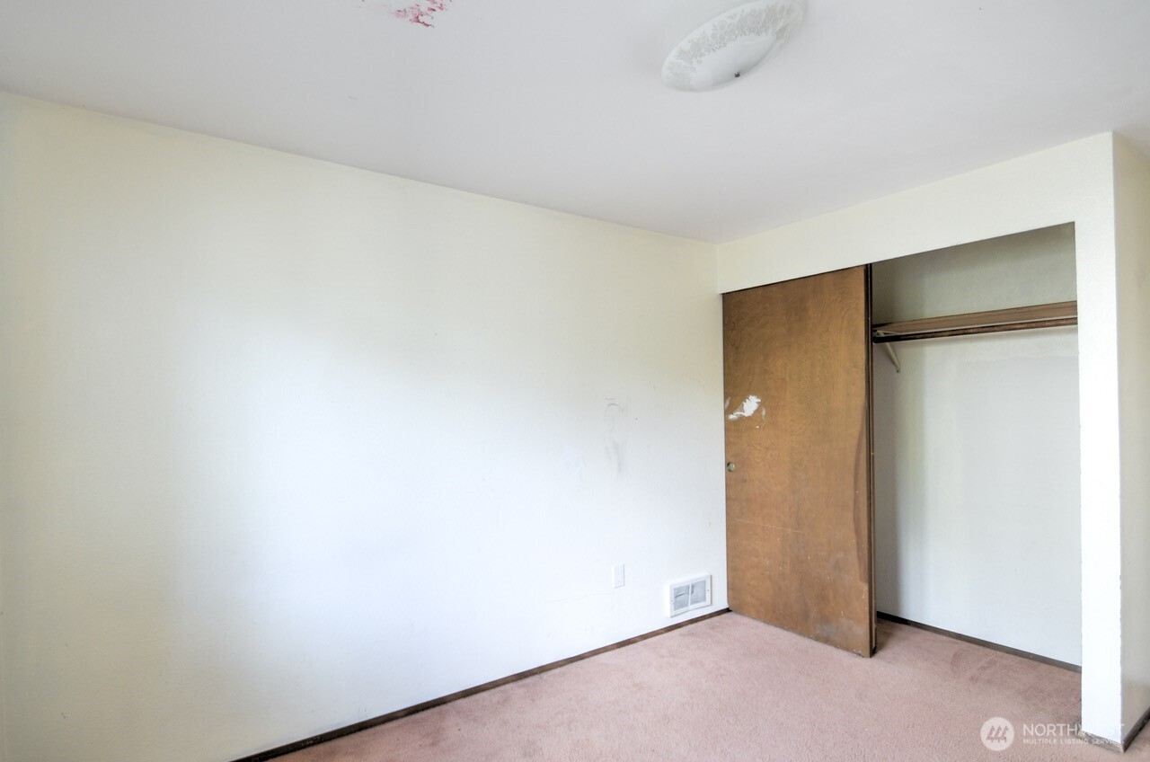 427 Sawmill Court Property Photo 23