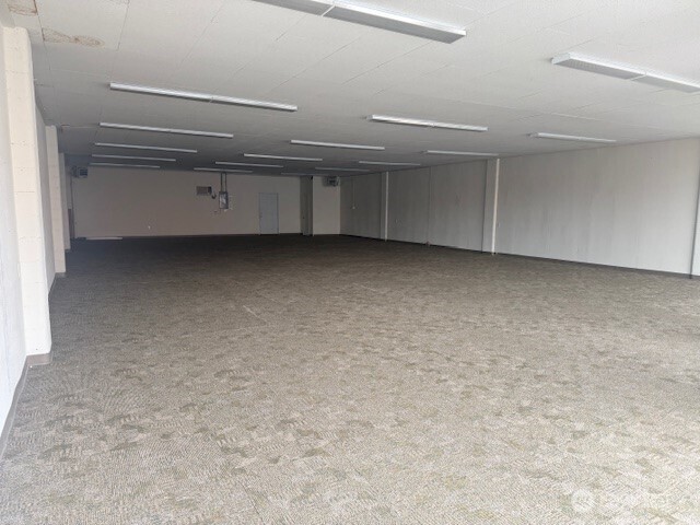 327 E Main Street Property Photo 2
