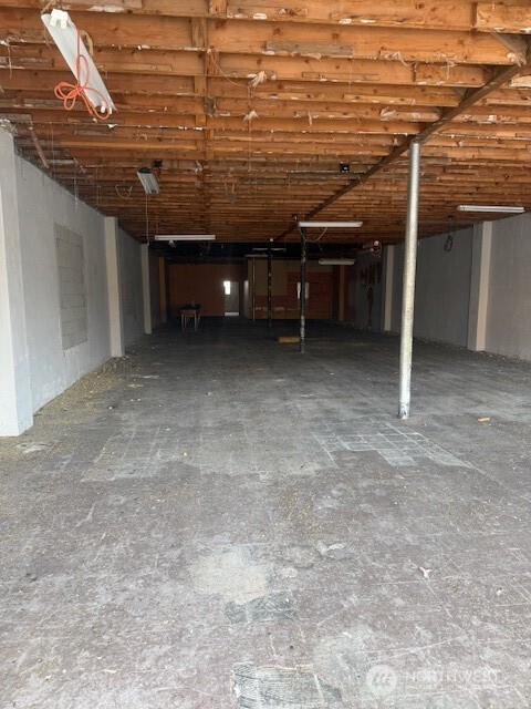 323 E Main Street Property Photo 2