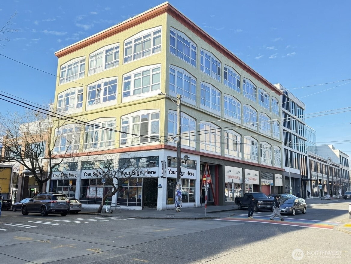 1024 E Pike Street Property Photo 1