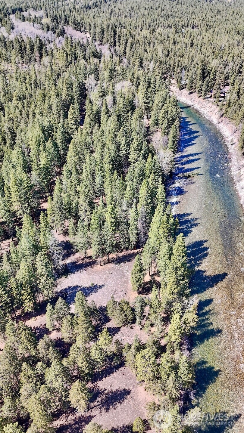 38 Mazama Pines Lane Property Photo 4