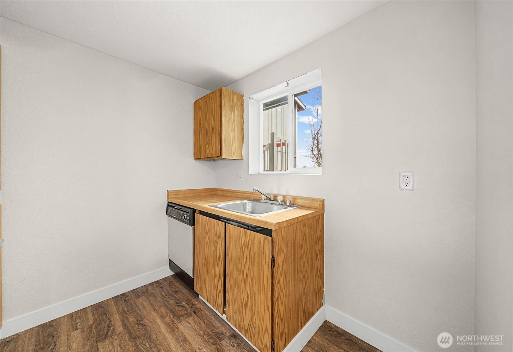3322 I Street F202 Property Photo 8