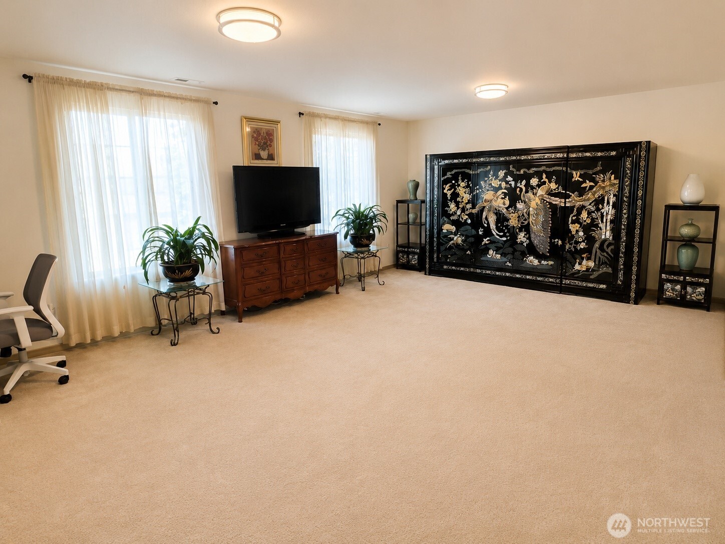 912 Gina Court Property Photo 2