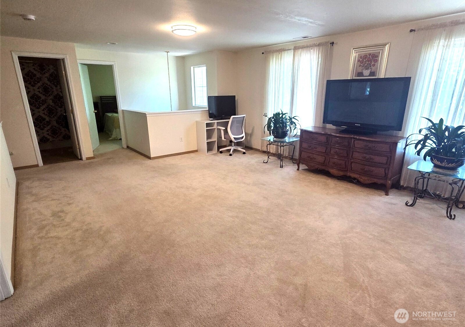 912 Gina Court Property Photo 3