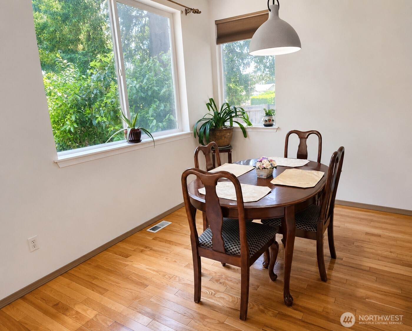 912 Gina Court Property Photo 7