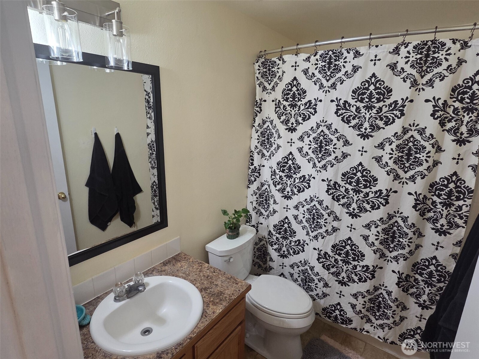 912 Gina Court Property Photo 18