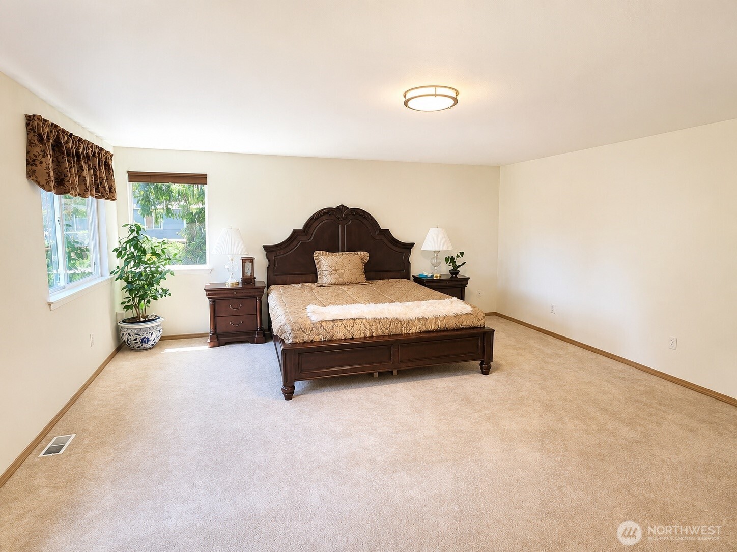 912 Gina Court Property Photo 19