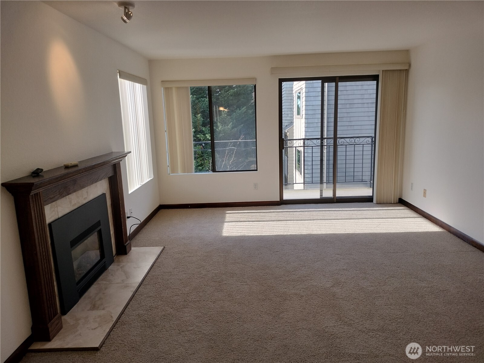 11755 Greenwood Avenue 203 Property Photo 7