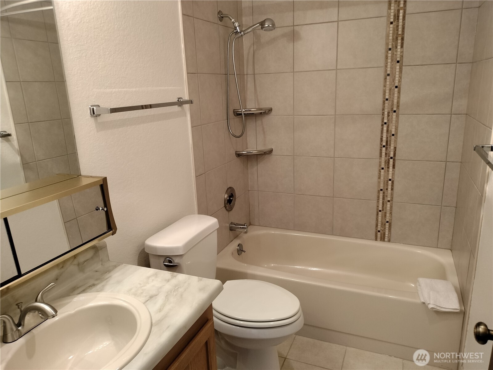 11755 Greenwood Avenue 203 Property Photo 16