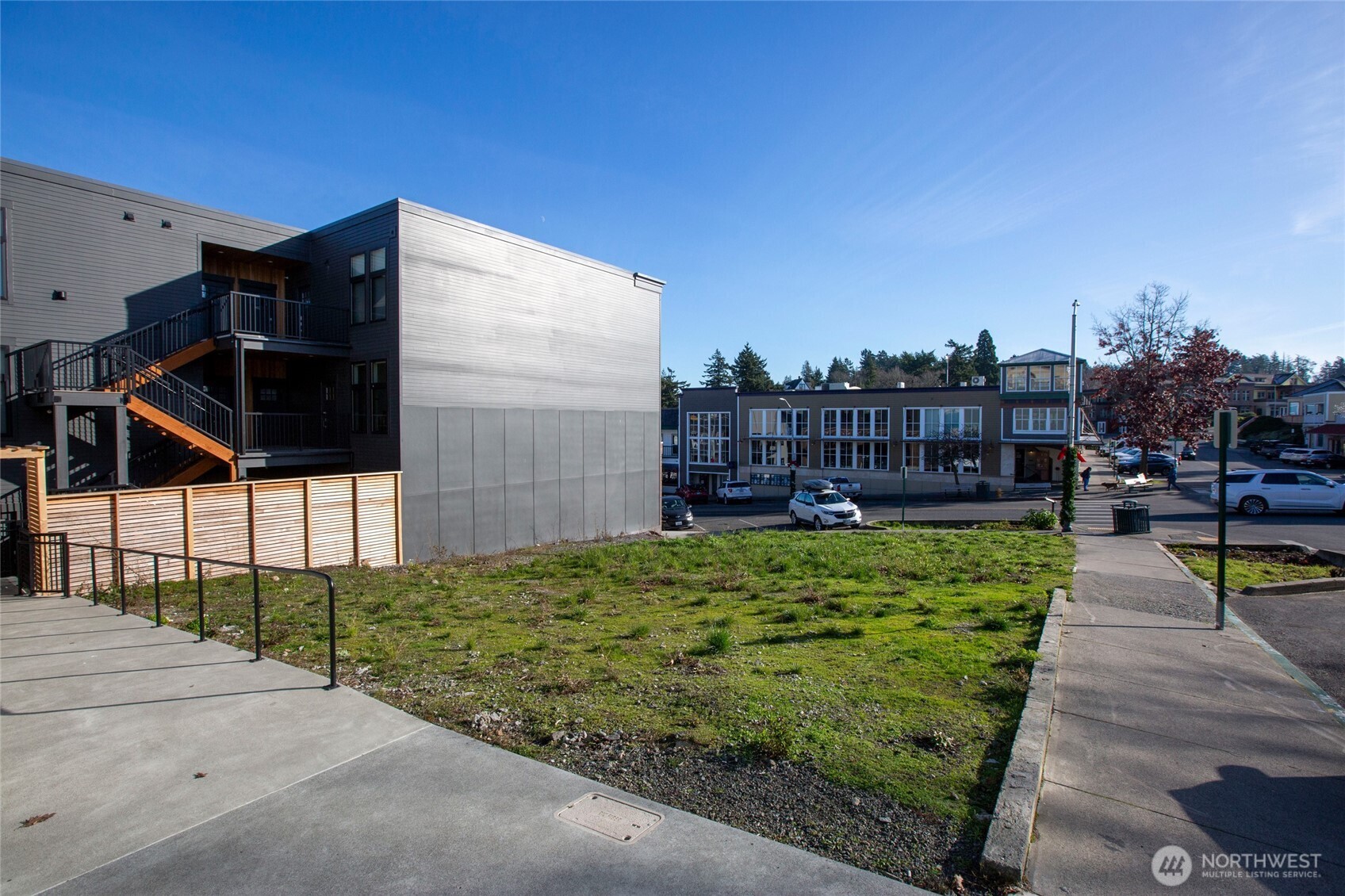 80 First Street Property Photo 3