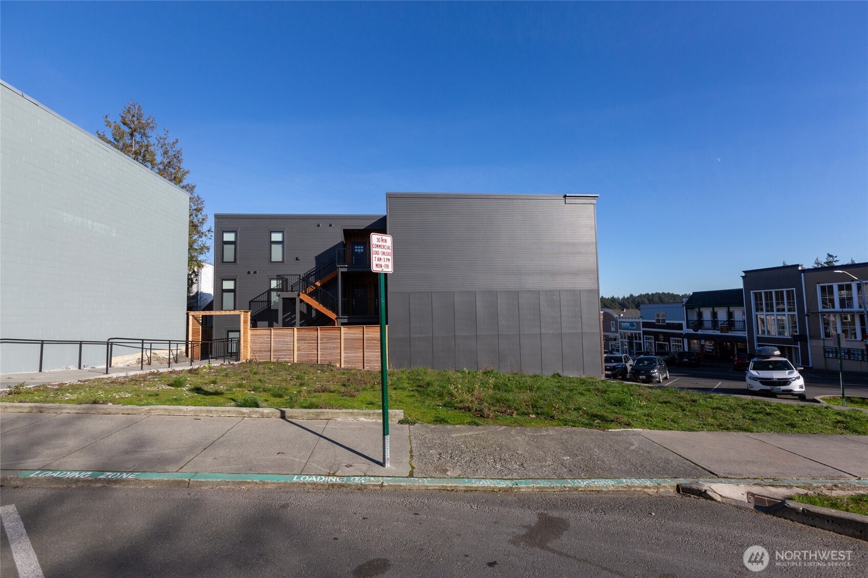 80 First Street Property Photo 6