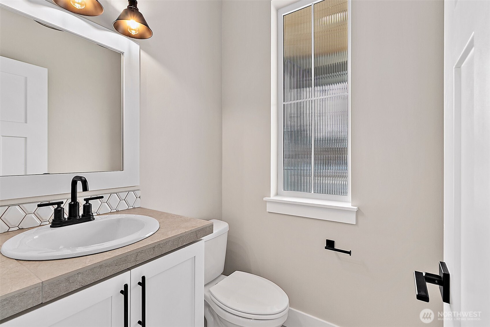 20902 99th Place Property Photo 3
