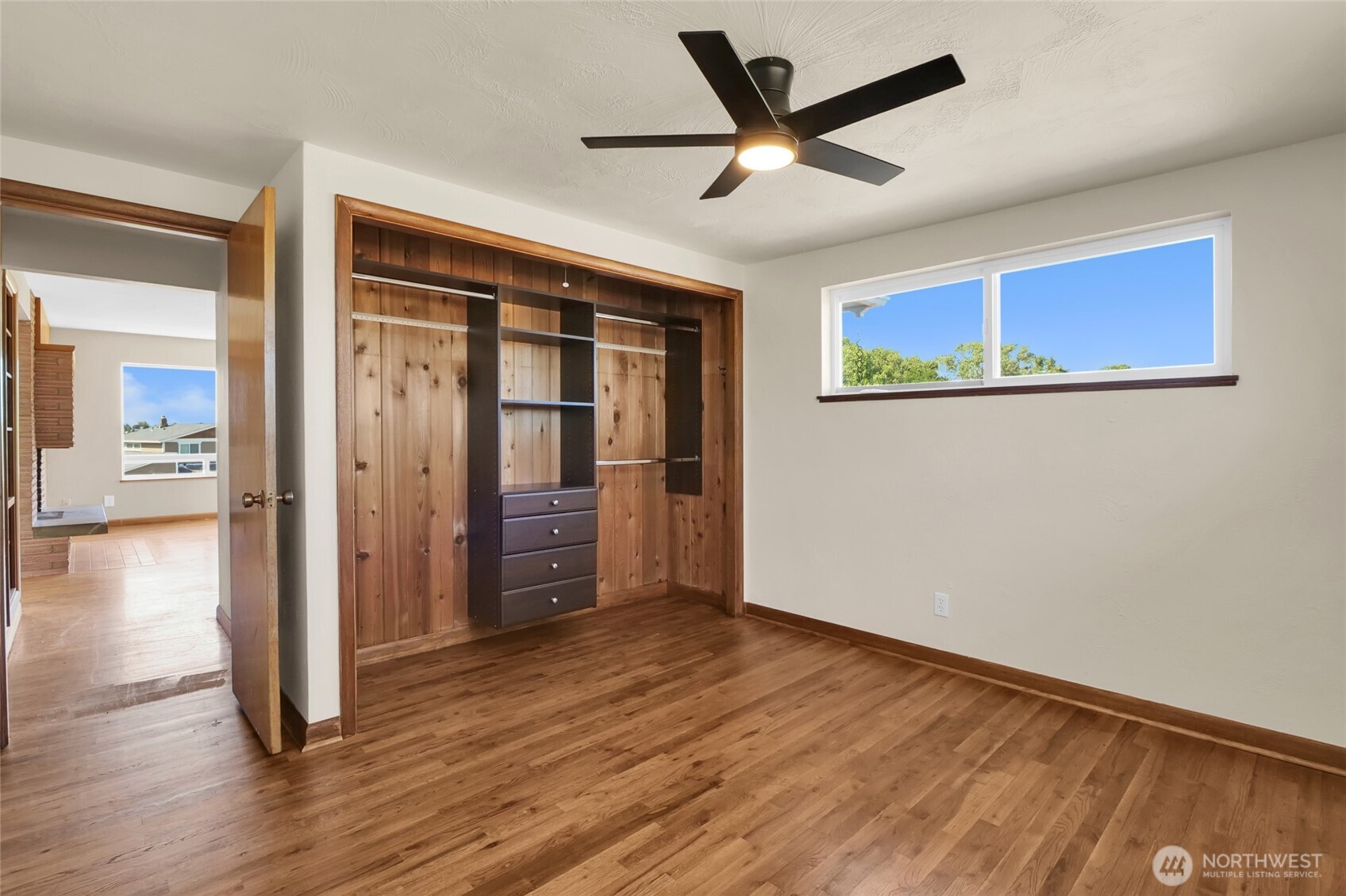 8061 Ne Valley Road Property Photo 22