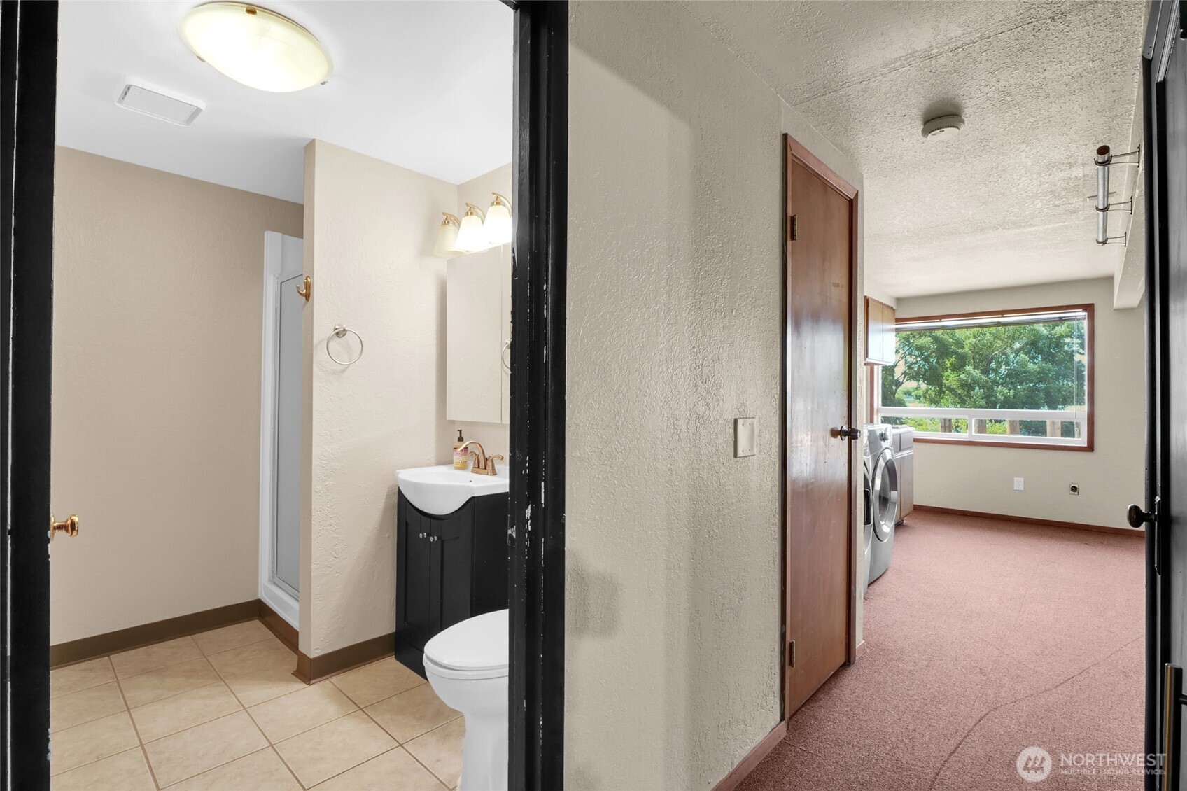 8061 Ne Valley Road Property Photo 30
