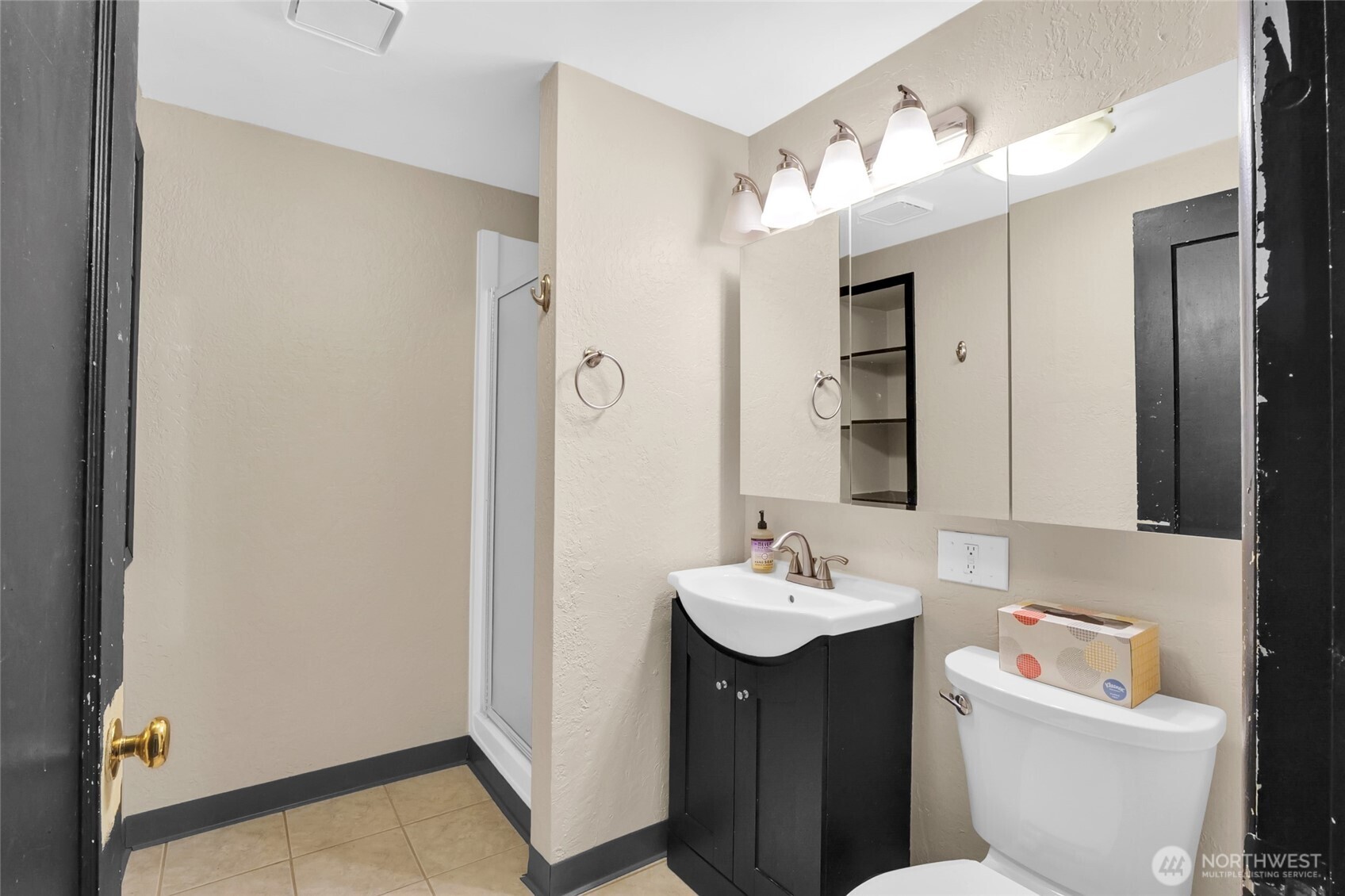 8061 Ne Valley Road Property Photo 31
