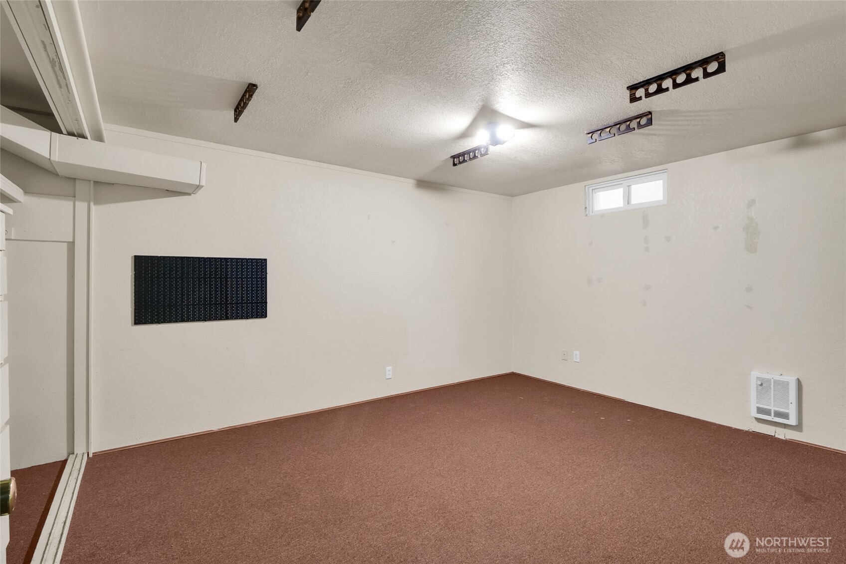 8061 Ne Valley Road Property Photo 32