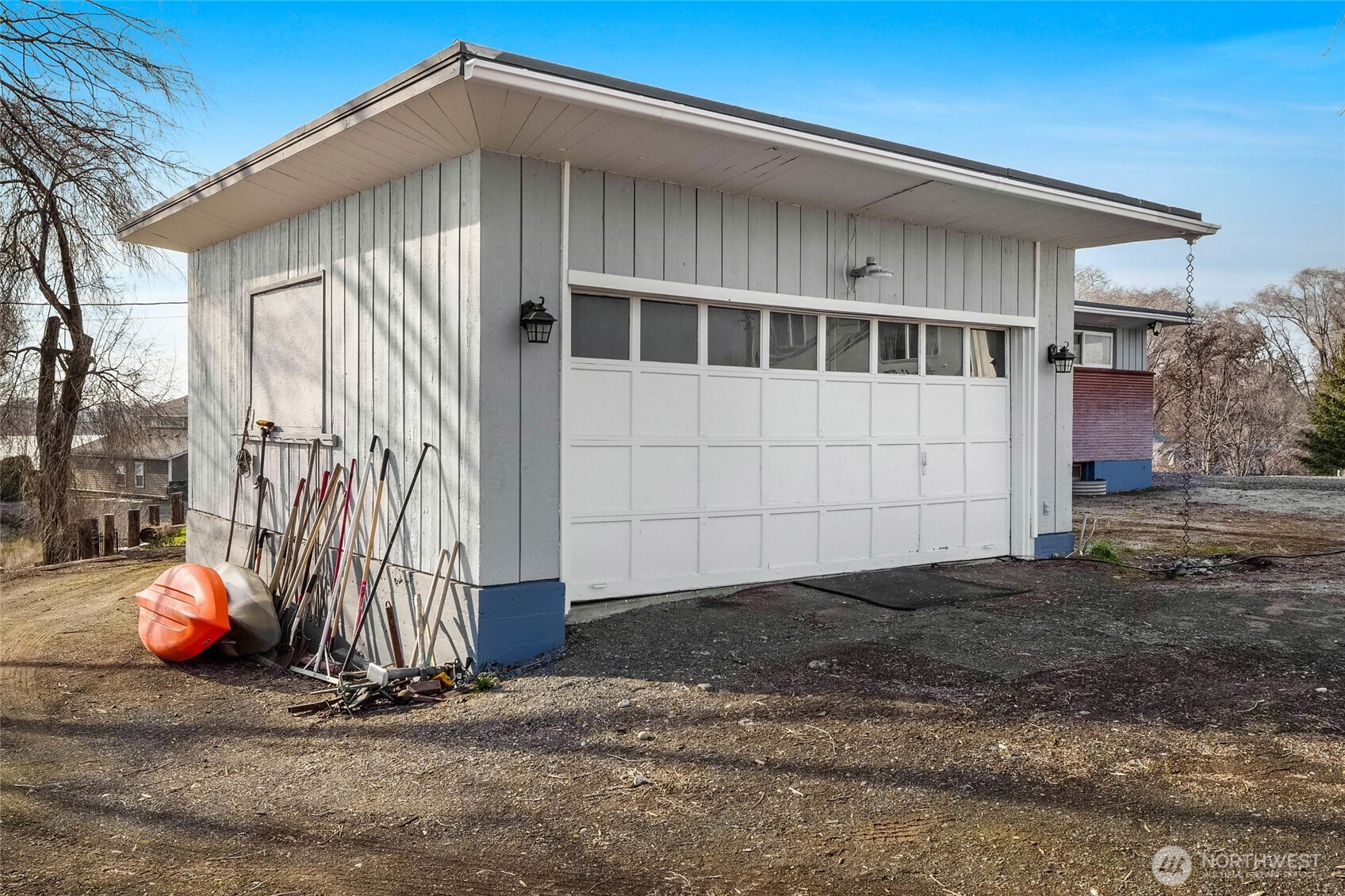 8061 Ne Valley Road Property Photo 35