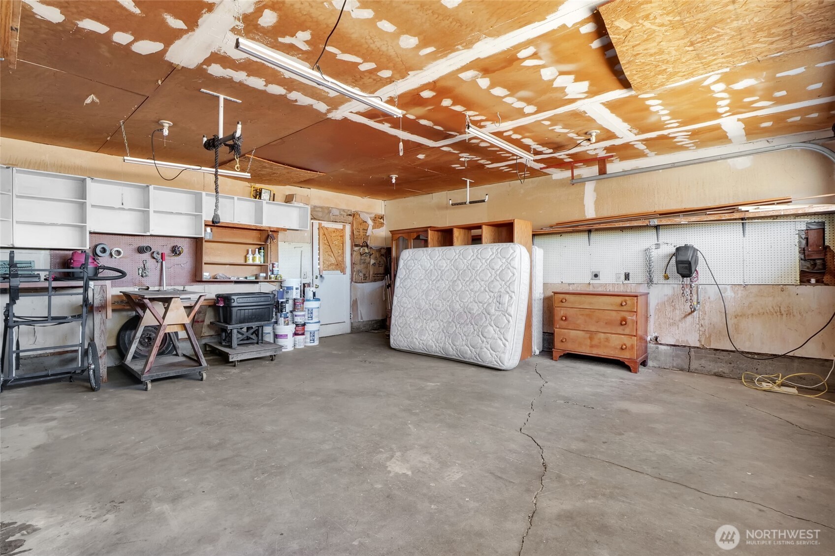 8061 Ne Valley Road Property Photo 37