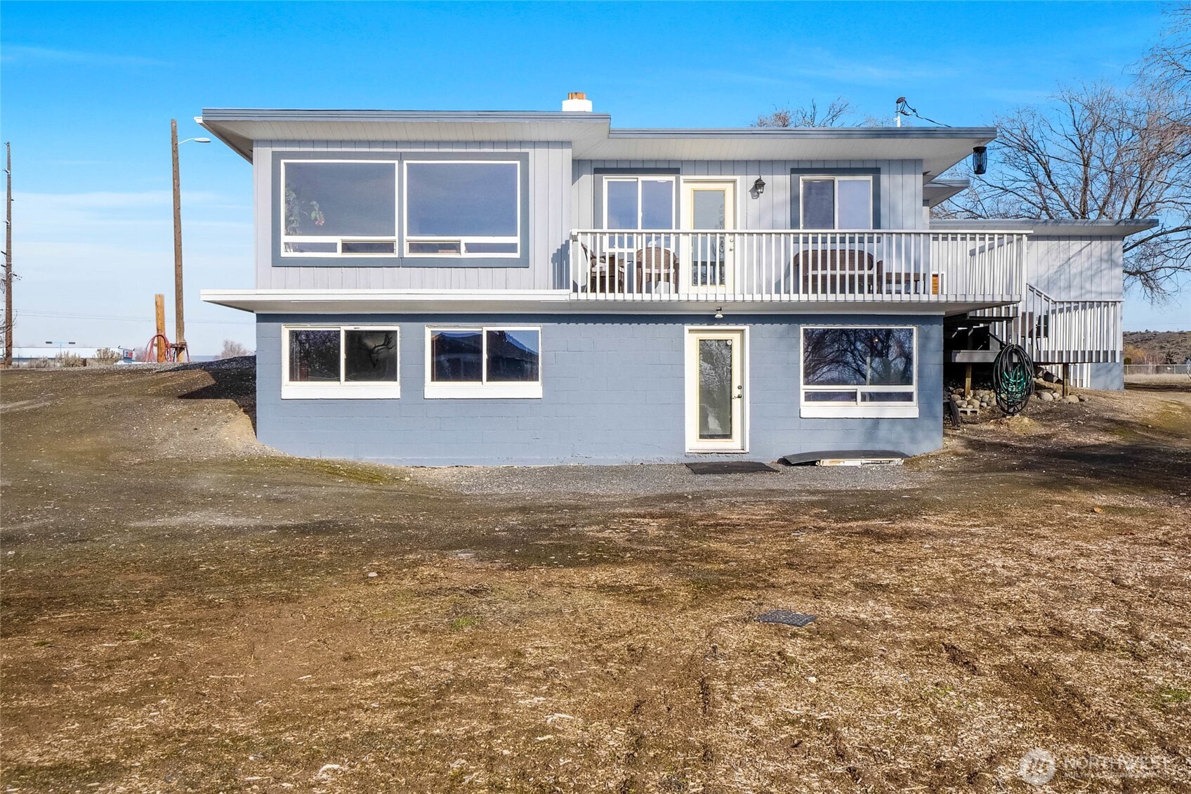 8061 Ne Valley Road Property Photo 38