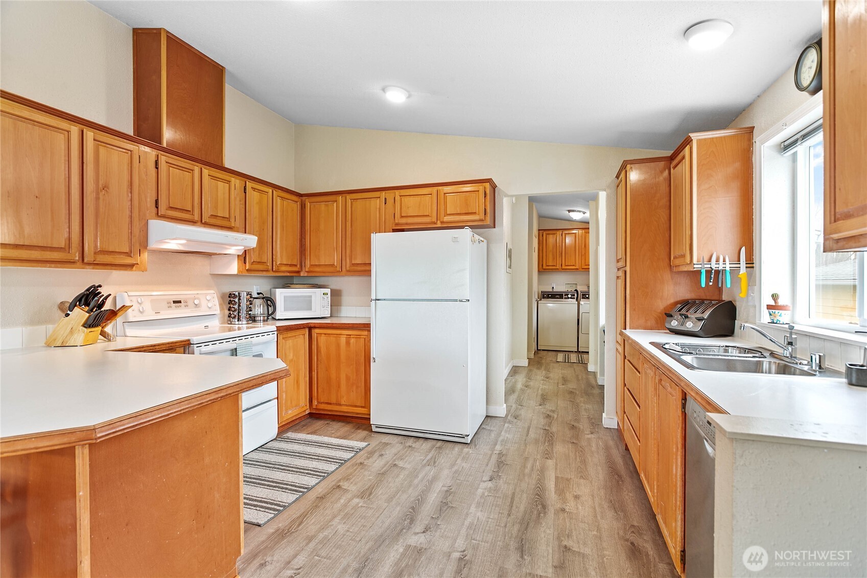 7460 Sunset Drive Property Photo 15
