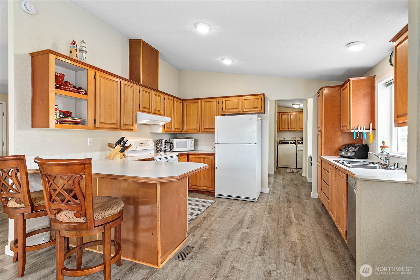 7460 Sunset Drive Property Photo 16